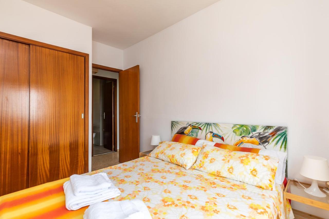 Isola Beachside Apartment Валенсия Экстерьер фото