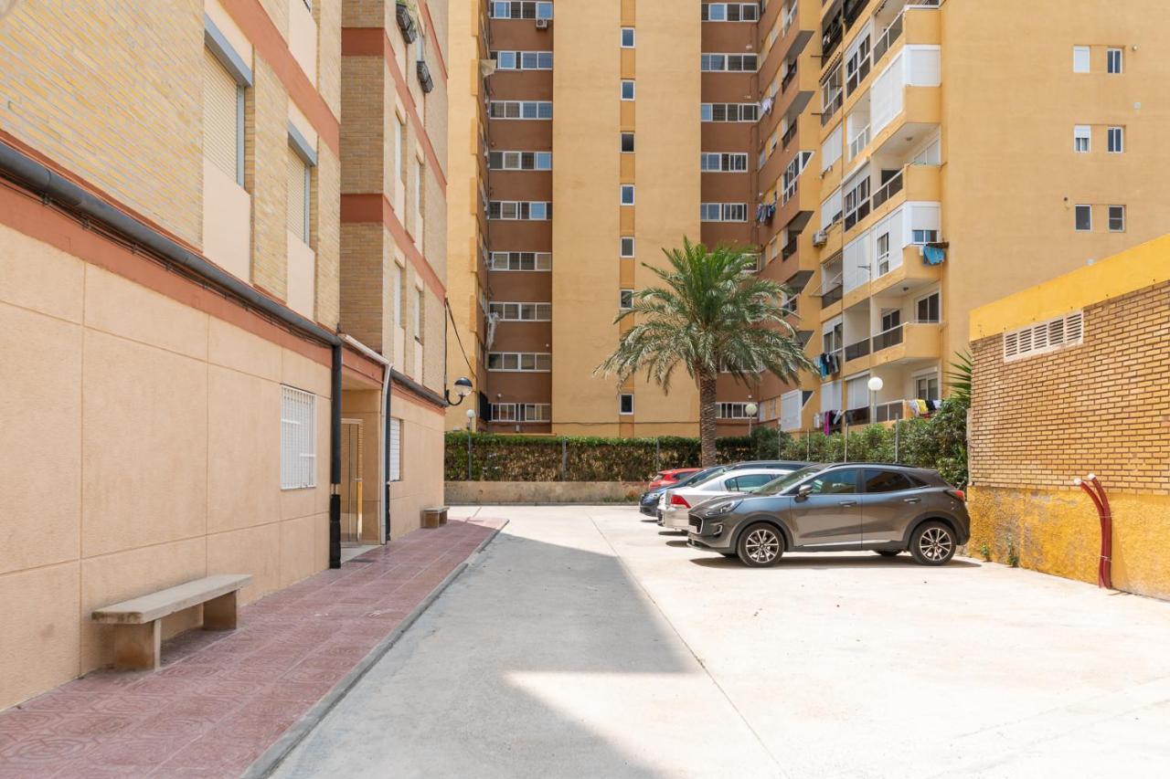 Isola Beachside Apartment Валенсия Экстерьер фото