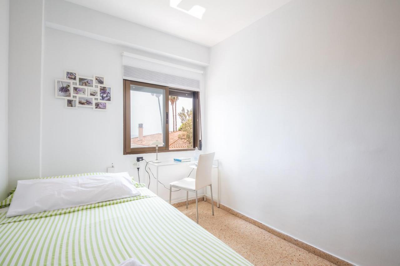 Isola Beachside Apartment Валенсия Экстерьер фото