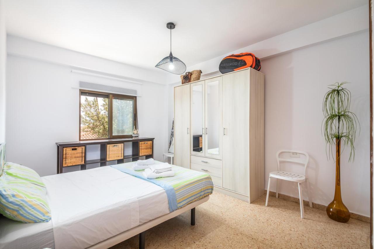 Isola Beachside Apartment Валенсия Экстерьер фото