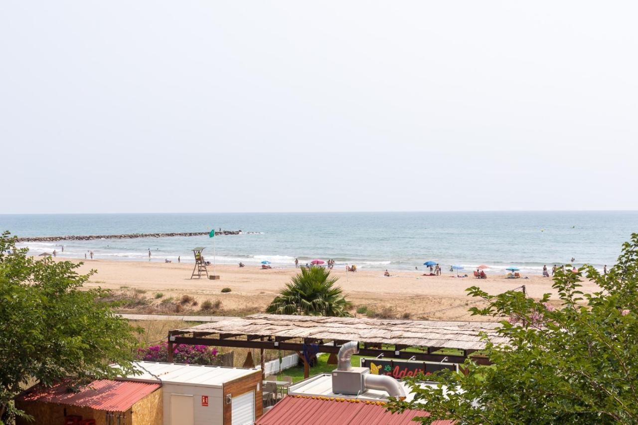 Isola Beachside Apartment Валенсия Экстерьер фото
