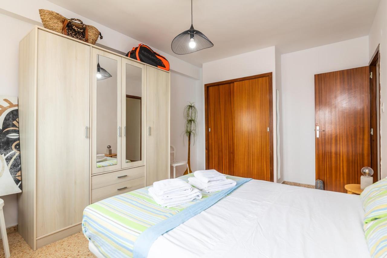 Isola Beachside Apartment Валенсия Экстерьер фото